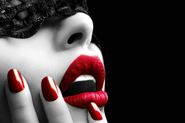 glasschilderij-vrouw-rode-lippen